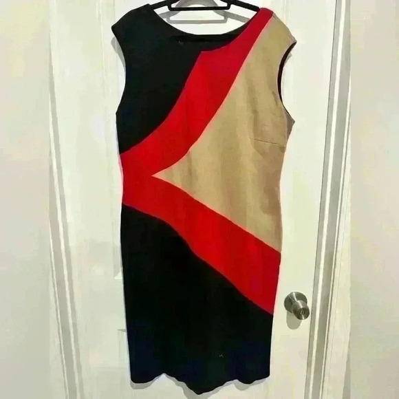 Alfani Dresses & Skirts - ALFANI woman Color Block sleeveless DRESS zipped back sheath w/ stretch 16